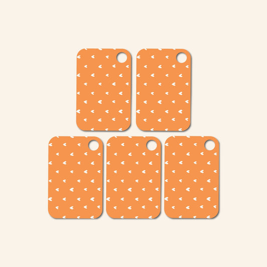 Set van 10 stijlvolle cadeaulabels met uniek handgetekend ontwerp van Studio Bloos, ideaal om cadeaus creatief en persoonlijk mee te versieren.