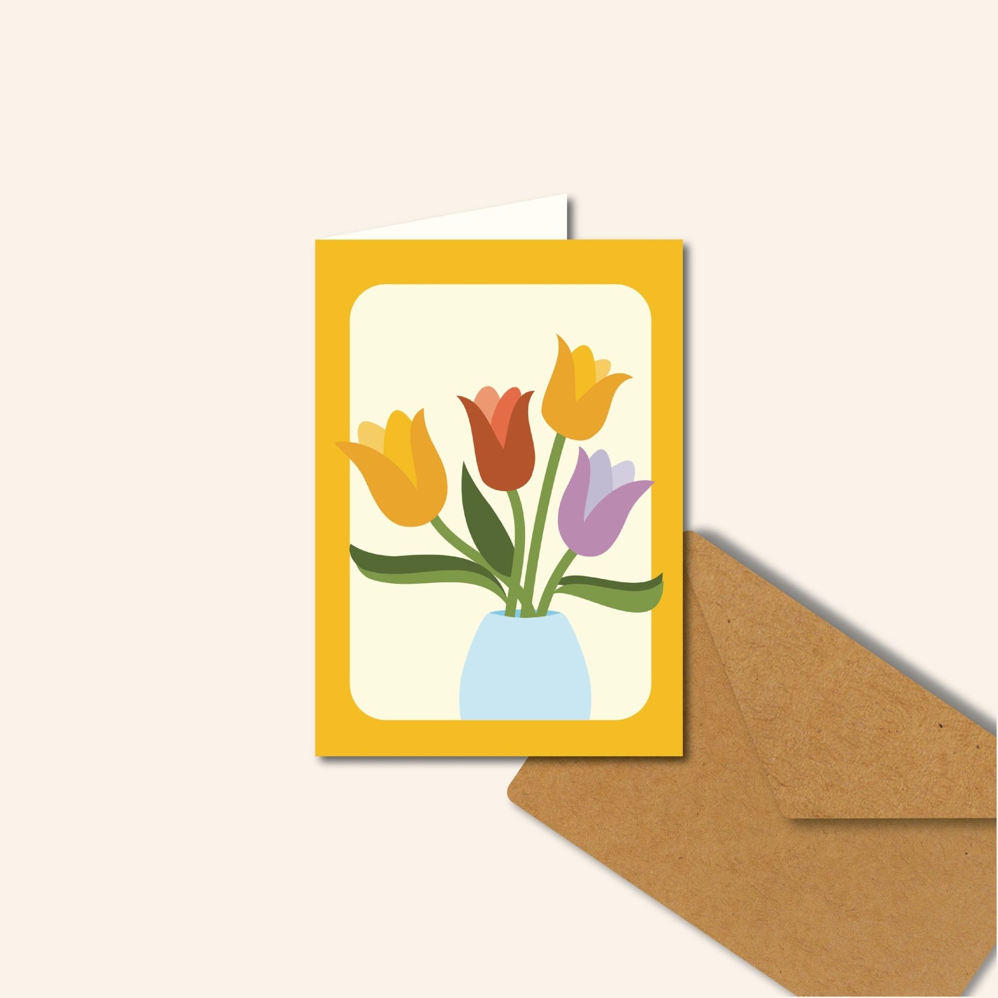 Wenskaart met illustratie van tulpen – Tulpen door de Brievenbus, geschikt voor verjaardag, beterschap of zomaar een groet.